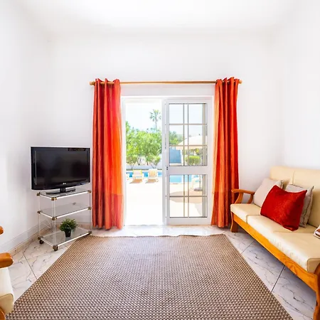 Holiday Home In Branqueira Near Santa Eulalia Beach البوفيرا